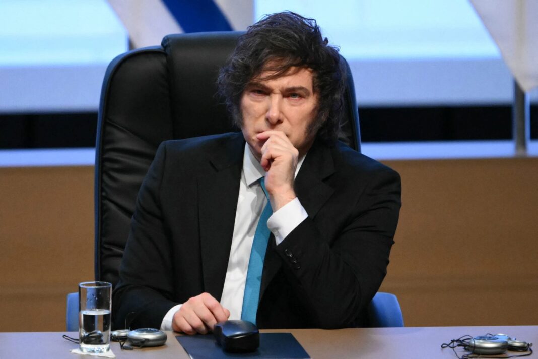 Gráfico económico y edificios de Buenos Aires representando la reactivación