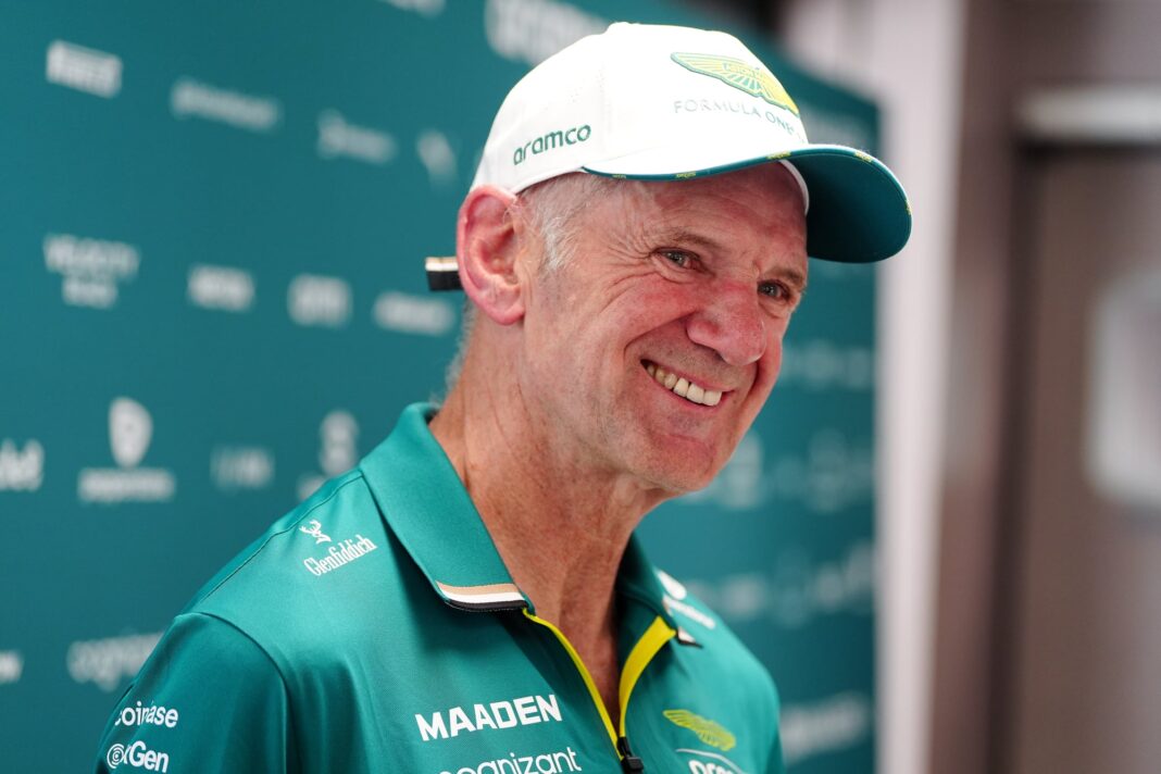 Adrian Newey, director técnico de Aston Martin, en el paddock de Fórmula 1.