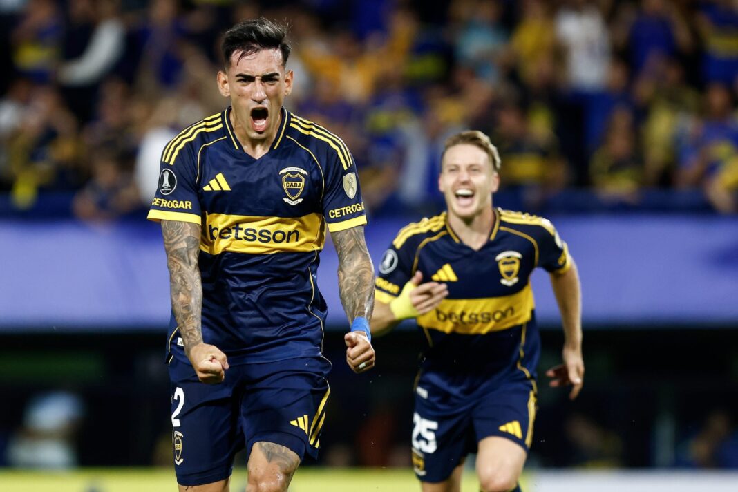 Jugadores de Boca Juniors celebran el triunfo en La Bombonera en la Copa Libertadores 2026.