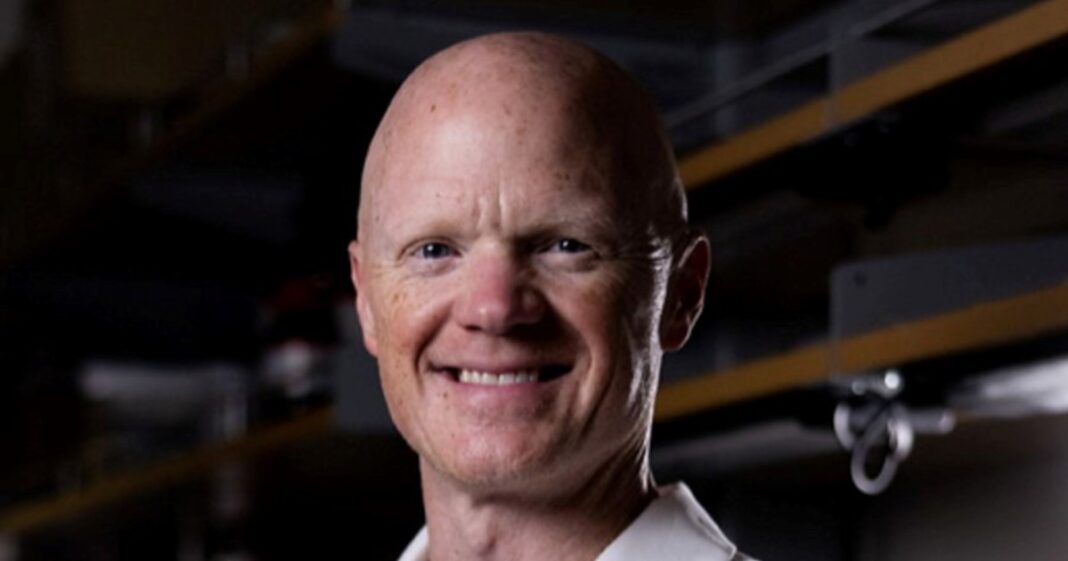 Benjamin Bikman, científico metabólico, hablando sobre los efectos del alcohol