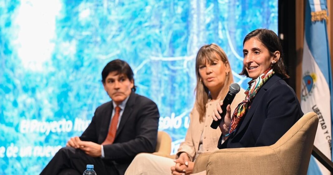 Presentación del proyecto ARPulp en Ituzaingó, Corrientes, con autoridades provinciales