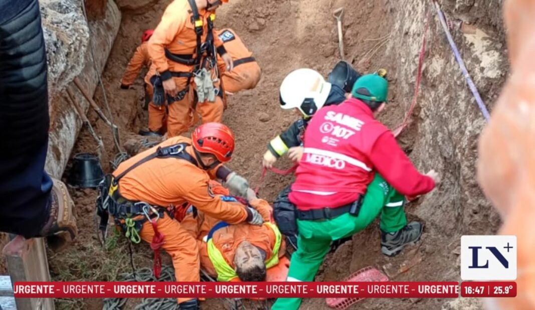 Derrumbe en excavación en Núñez con presencia de ambulancias y bomberos