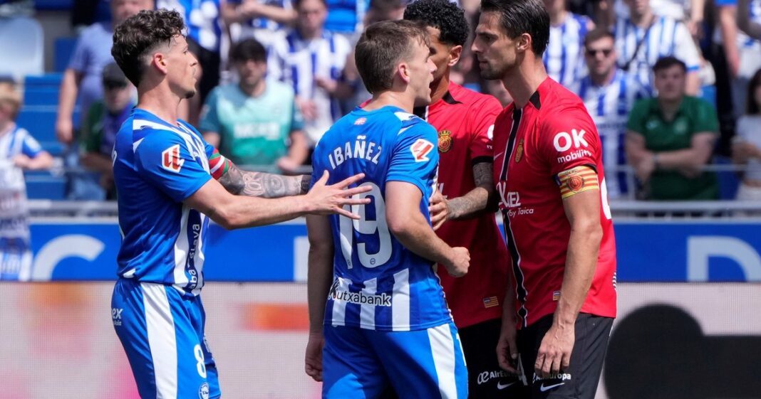 Martín Demichelis durante el partido Mallorca vs Alavés
