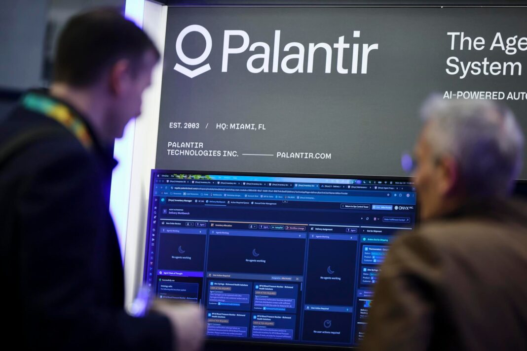 Logo de Palantir en un contexto futurista