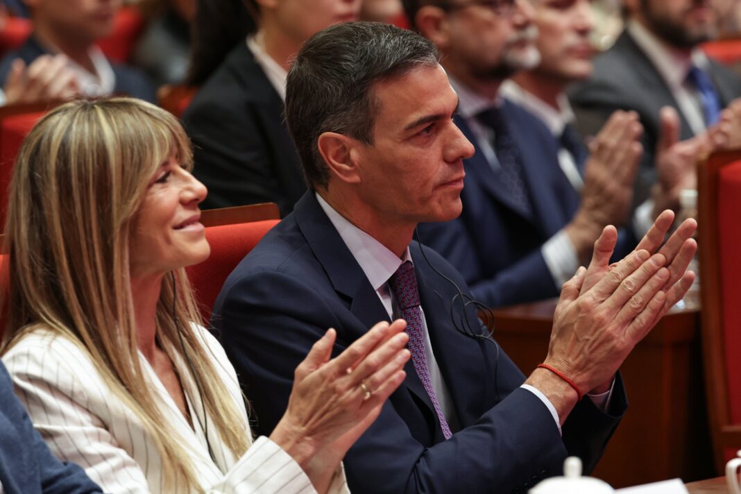 Pedro Sánchez y su esposa Begoña Gómez en un acto oficial.