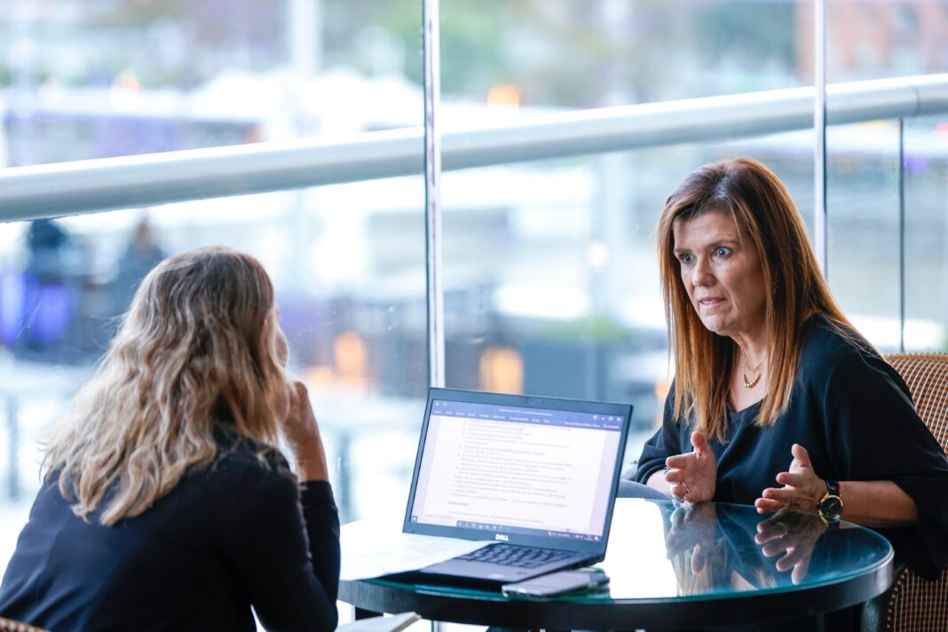 Psicóloga Pilar Sordo analizando vínculos sociales y lenguaje emocional