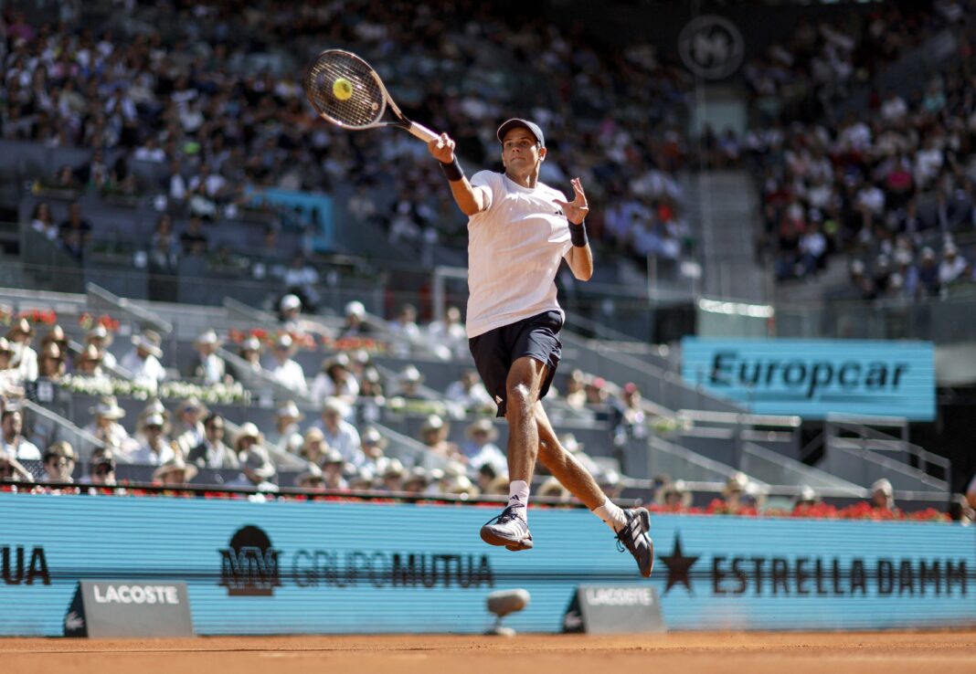Rafael Jódar celebrando un punto en el Mutua Madrid Open