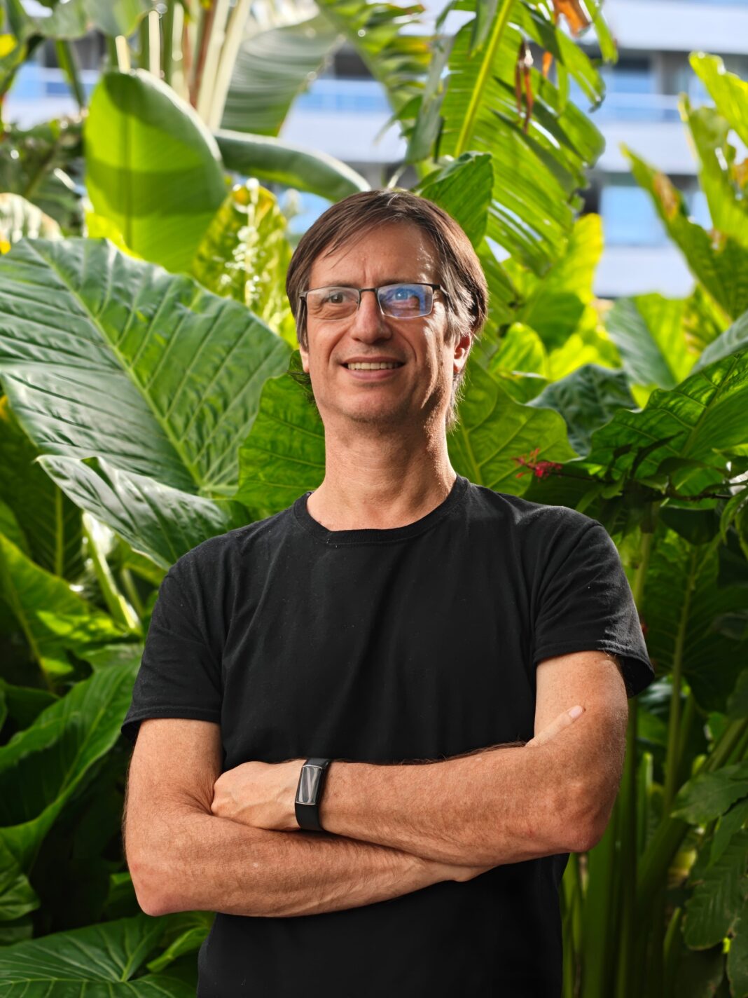 Daniel Katzman, fundador de Unleash Immuno Oncolytics, en laboratorio de biotecnología