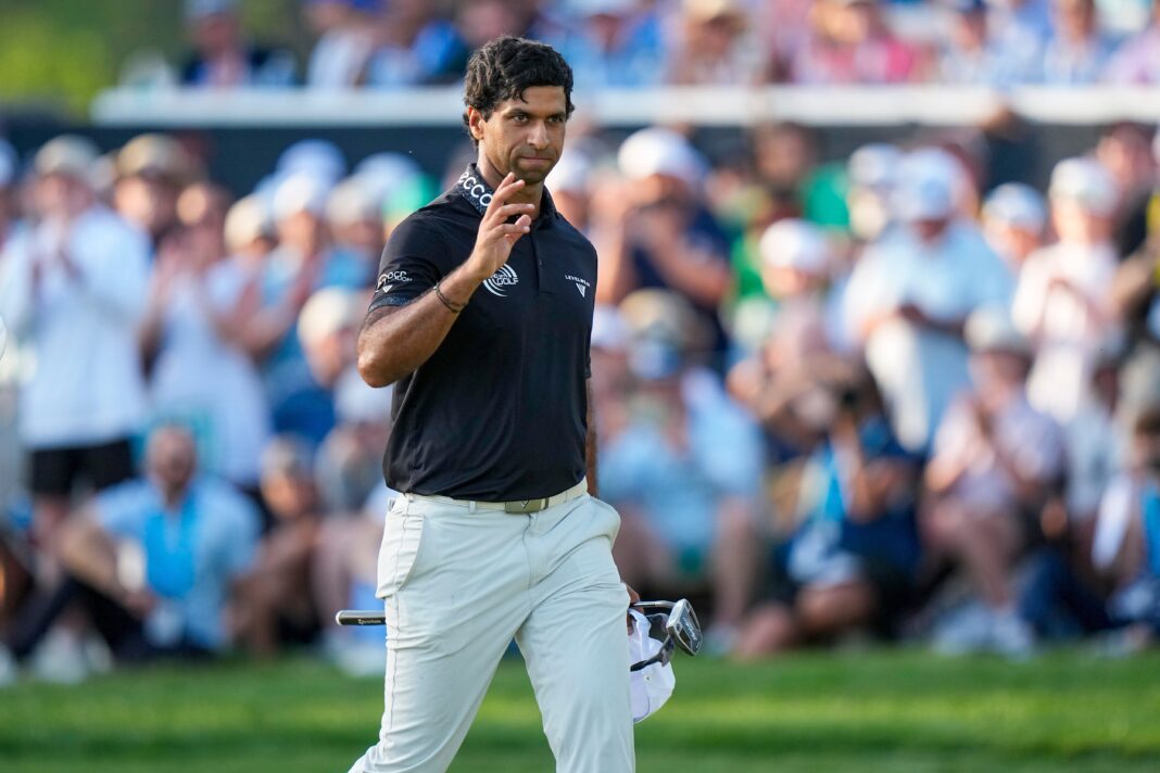 Aaron Rai celebrando su victoria en el PGA Championship 2026 con el trofeo Wanamaker