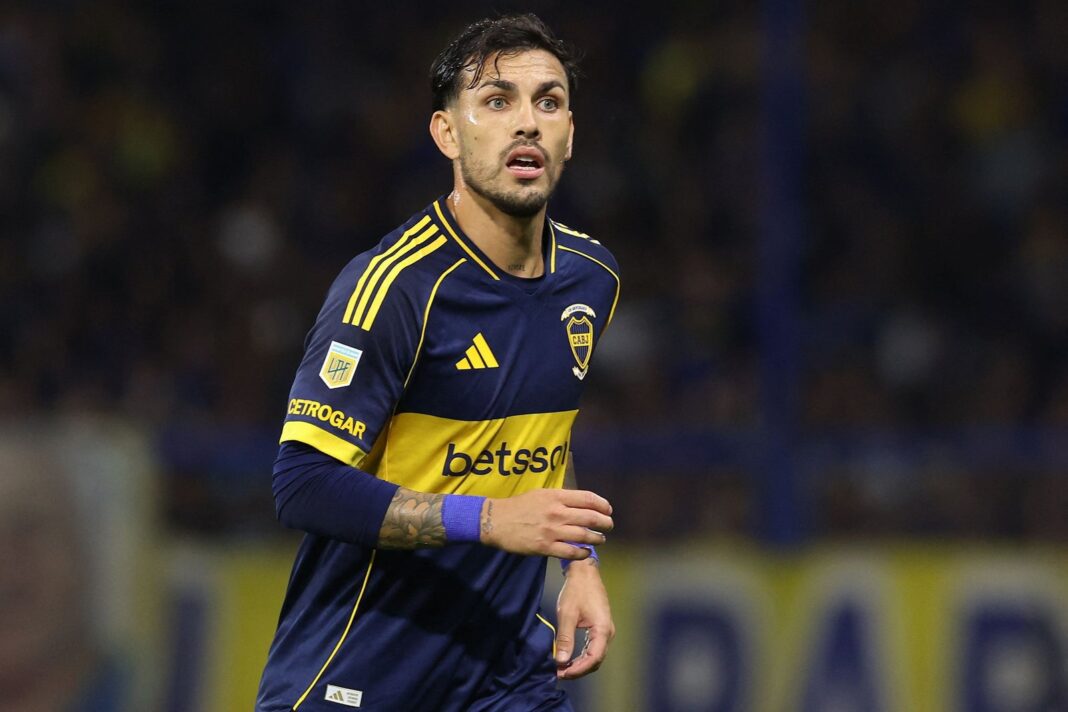 Estadio La Bombonera con la camiseta de Boca Juniors