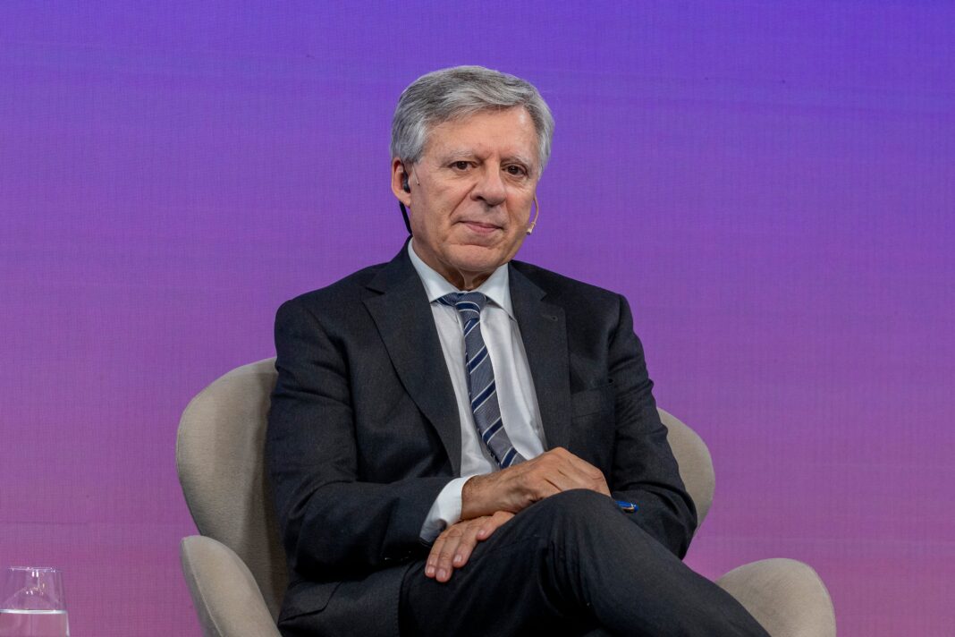 Daniel López Rosetti, cardiólogo, hablando sobre estrés crónico y salud