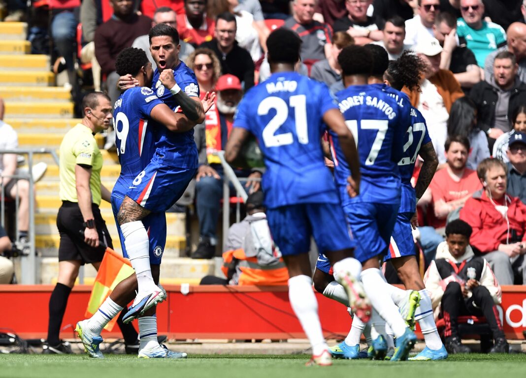 Enzo Fernández celebra su gol ante Liverpool en la Premier League