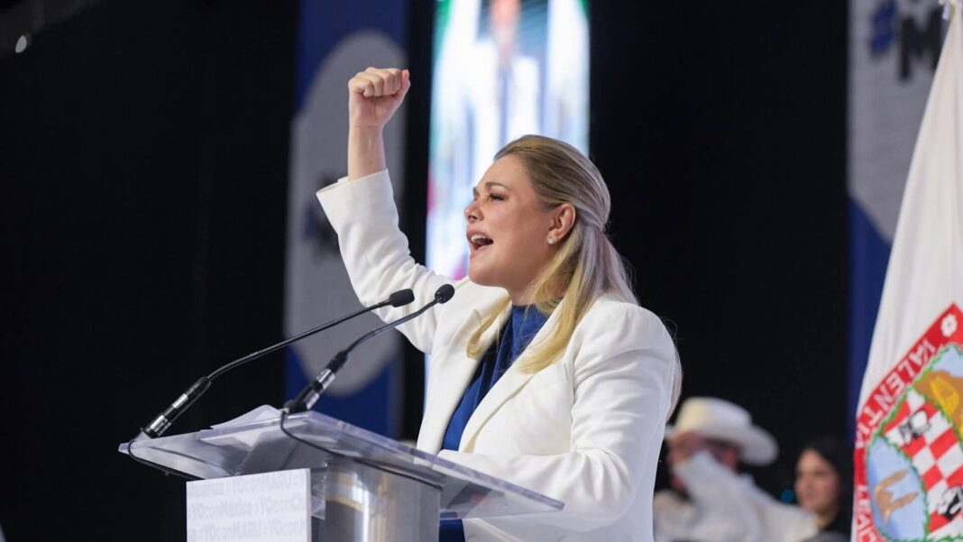 Maru Campos en evento del PAN