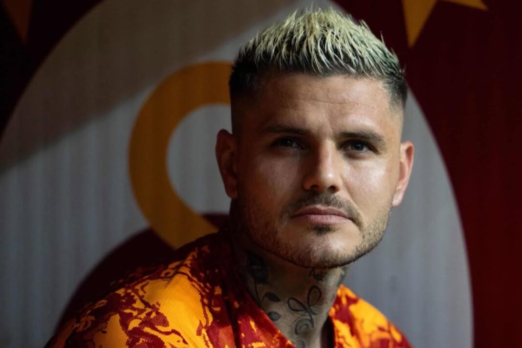 Mauro Icardi y Wanda Nara en una alfombra roja