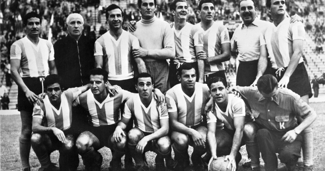 Partido de fútbol entre la Selección Argentina y la Liga del Sur en Bahía Blanca en 1958