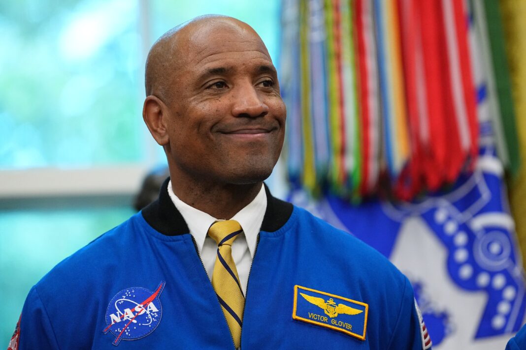 Astronautas de la misión Artemis II a bordo de la cápsula Orión