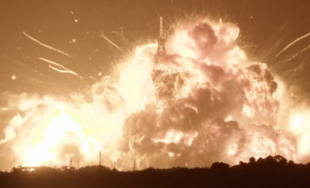 Explosión del cohete New Glenn de Blue Origin en la plataforma de lanzamiento en Cabo Cañaveral