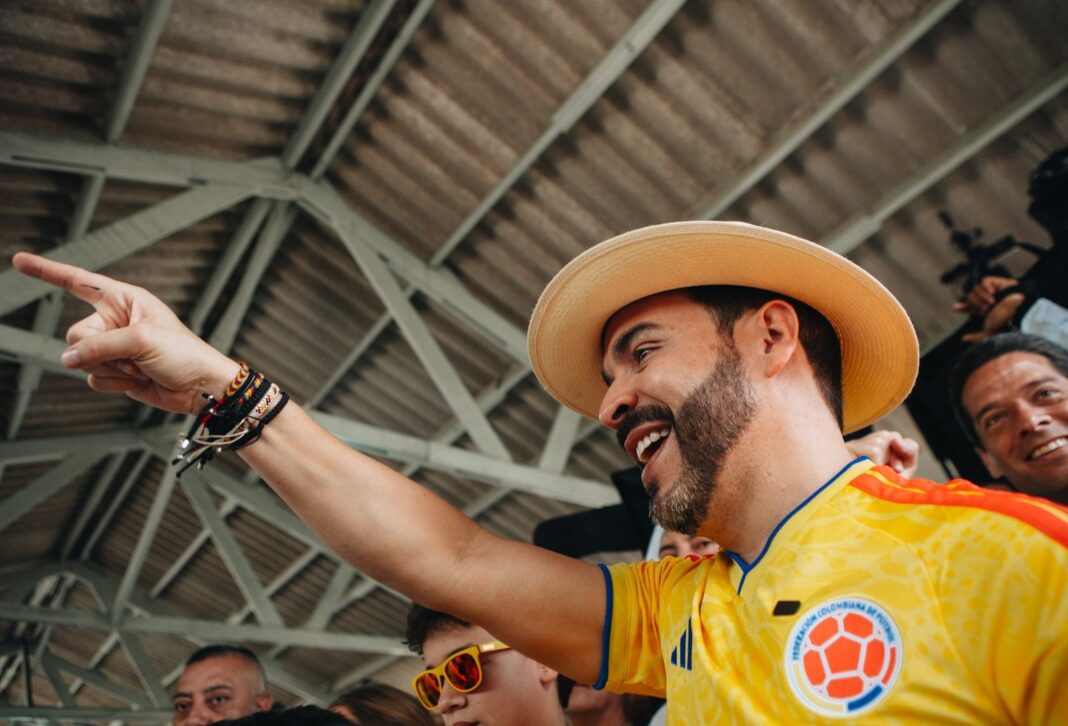 Abelardo De la Espriella durante un acto de campaña