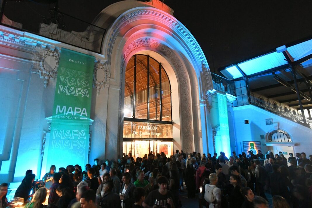 Cartel de la agenda cultural en Buenos Aires con fechas y actividades