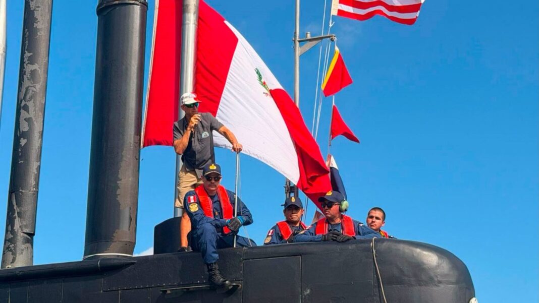 Submarino B.A.P. Chipana en Pearl Harbor
