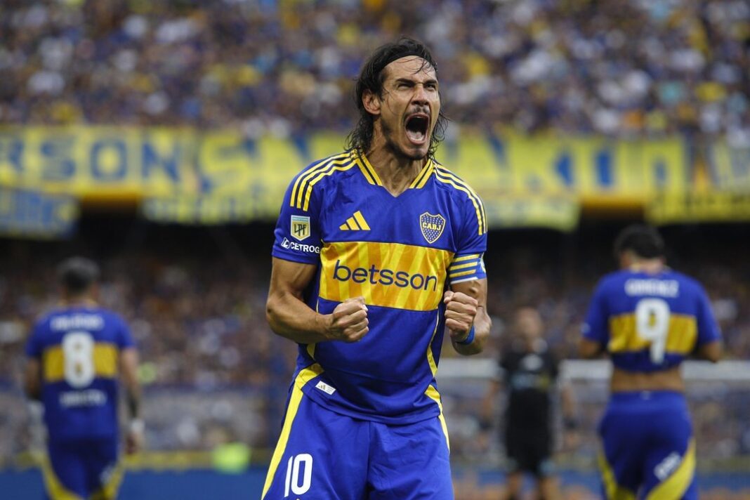 Edinson Cavani con la camiseta de Boca Juniors