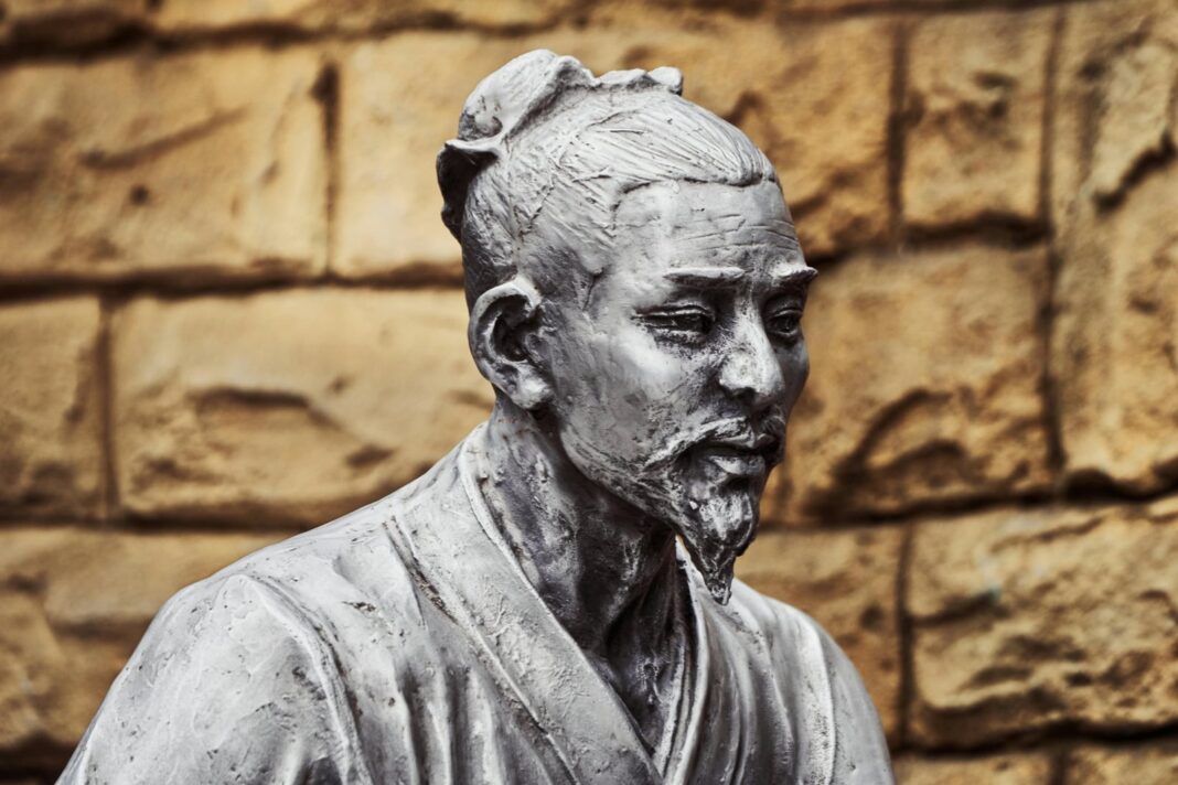 Representación de Confucio, filósofo chino del siglo V a.C.