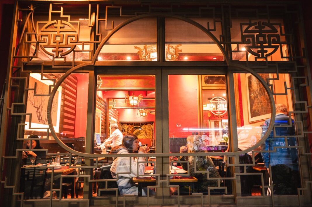 Fachada del restaurante Tao Tao en avenida Cabildo, Belgrano
