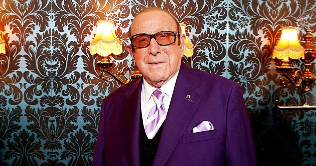 Clive Davis en un evento musical