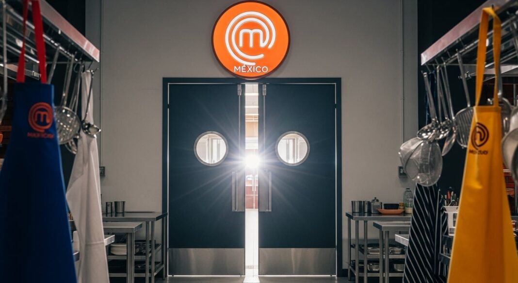 Logo de MasterChef México 24/7