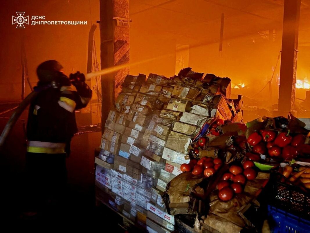 Edificio dañado tras ataque en Ucrania