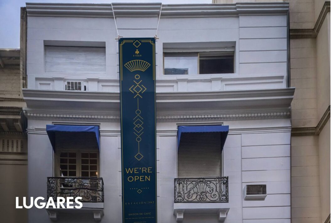 Fachada del petit hotel de 1907 en Arenales 2016, Recoleta