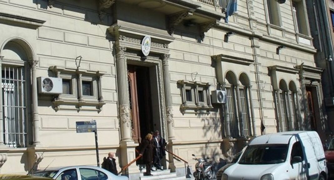 Fachada de la Universidad de Buenos Aires