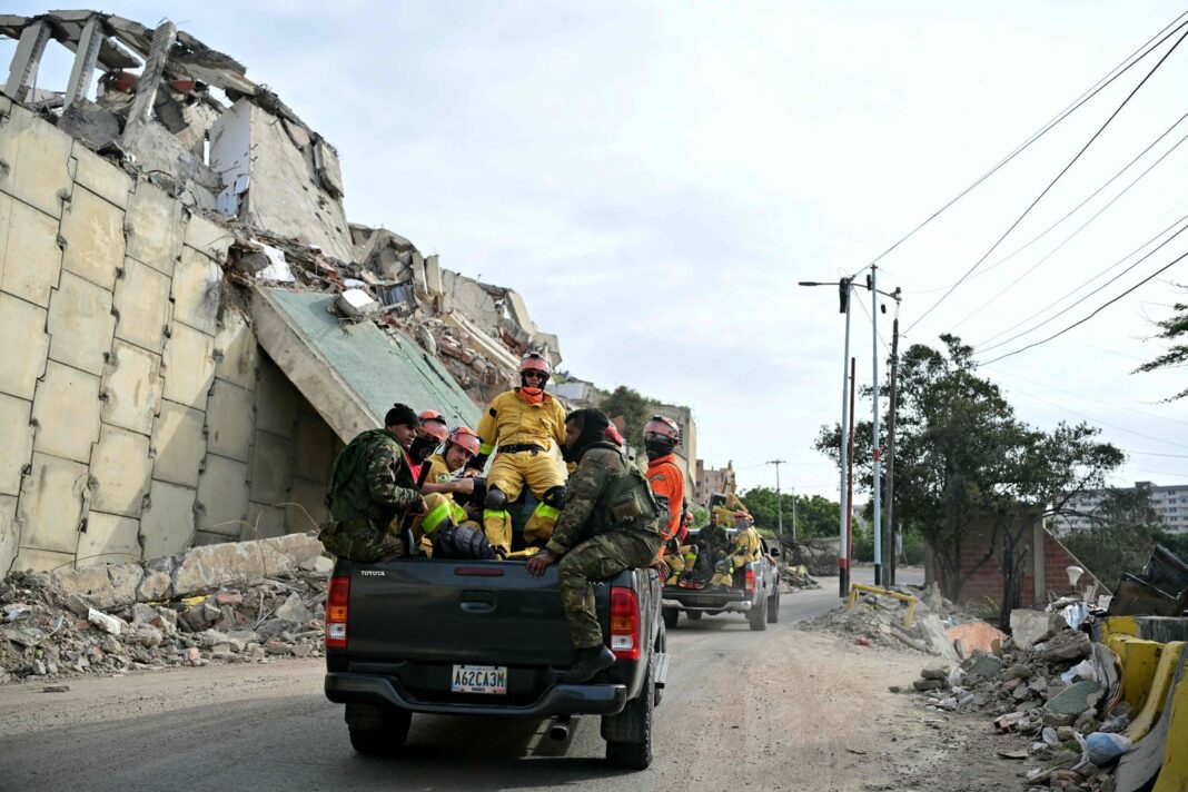 Escombros y edificios colapsados en La Guaira tras el doble terremoto