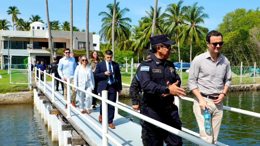 Operativos marítimos de la unidad STORM en El Salvador con apoyo de Estados Unidos