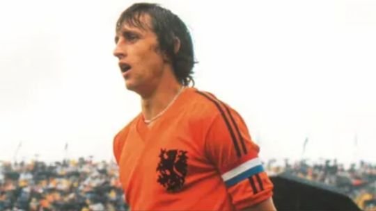 Camisetas de selecciones nacionales de fútbol de distintas épocas