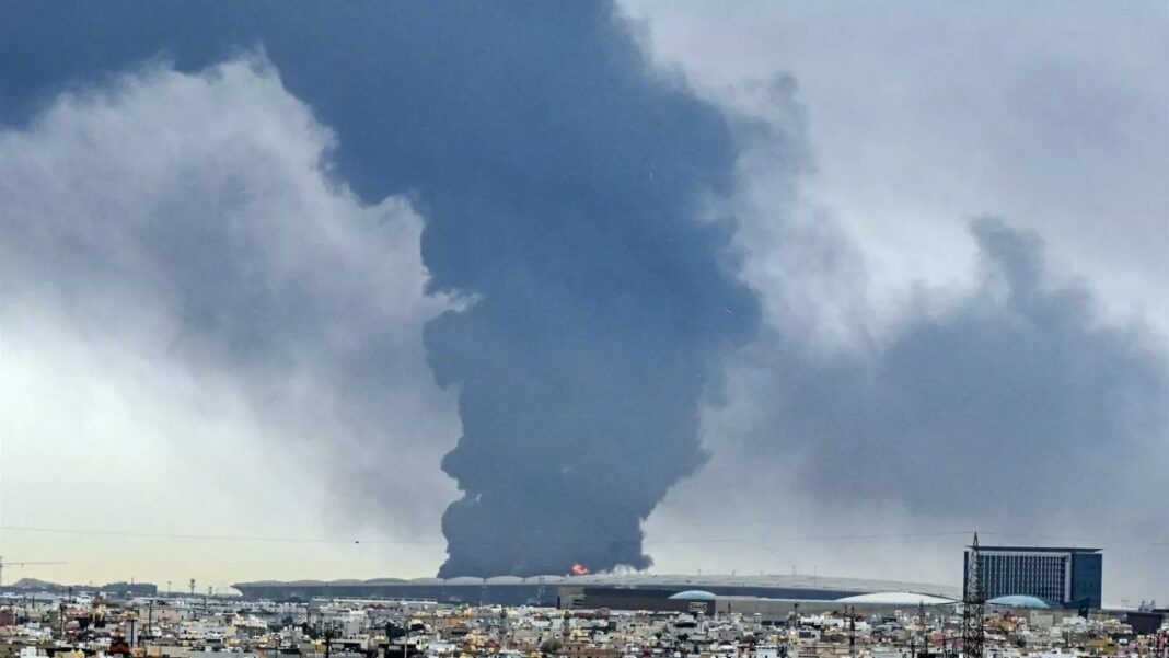 Explosiones en el cielo de Aqaba durante la intercepción de misiles