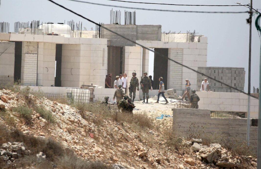Soldados israelíes patrullando en Cisjordania