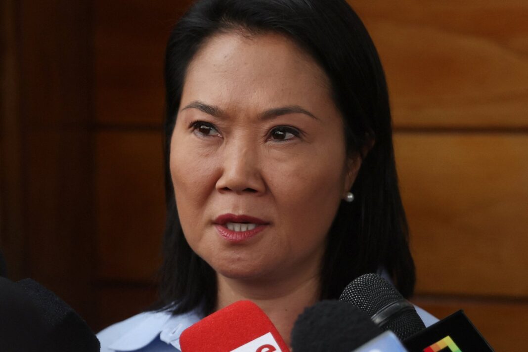 Keiko Fujimori en una reunión política