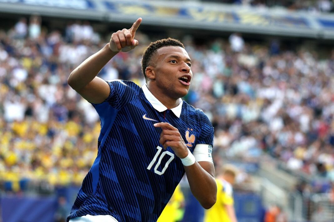 Kylian Mbappé con la Bota de Oro del Mundial 2026