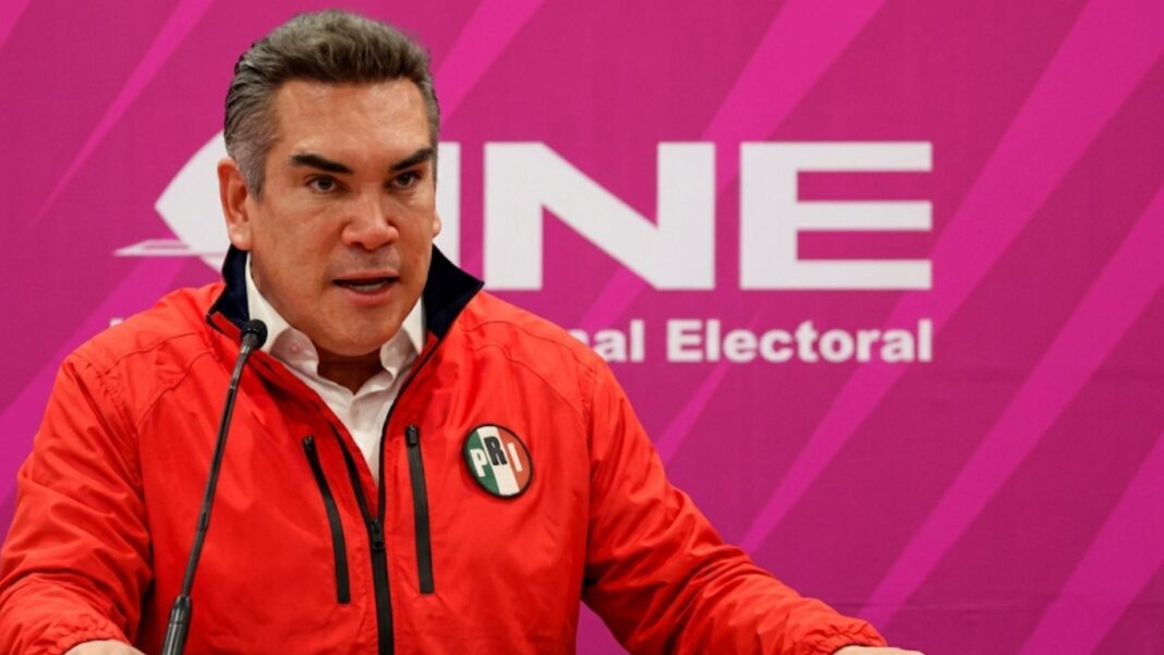 Imagen publicada por el PRI con palabras repetidas en gris y la frase 'MORENA ES UN' en negro
