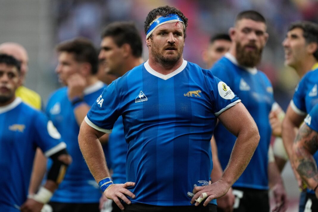 Jugadores de Los Pumas durante el partido contra Inglaterra en el estadio Único Madre de Ciudades