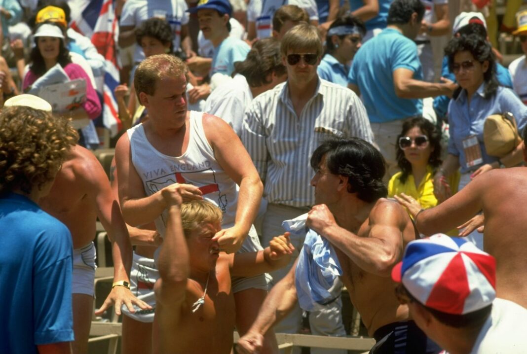 Raúl Gámez en una entrevista recordando la pelea con hooligans en México 86