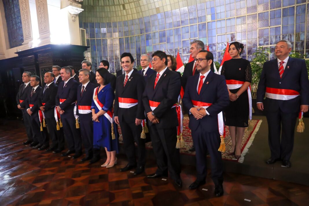 Tuits de ministros de Keiko Fujimori