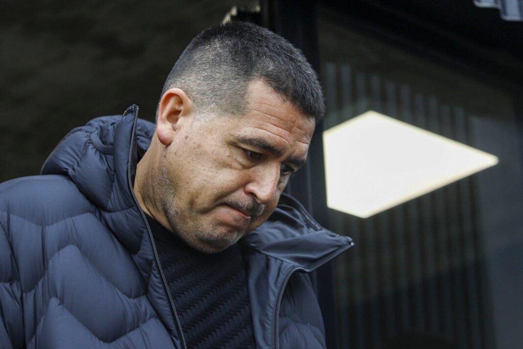 Juan Román Riquelme, presidente de Boca Juniors, habla en conferencia de prensa