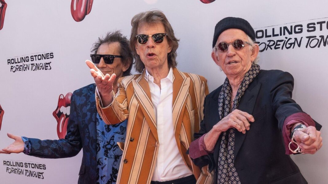 Los Rolling Stones posan para una fotografía promocional de su álbum Foreign Tongues