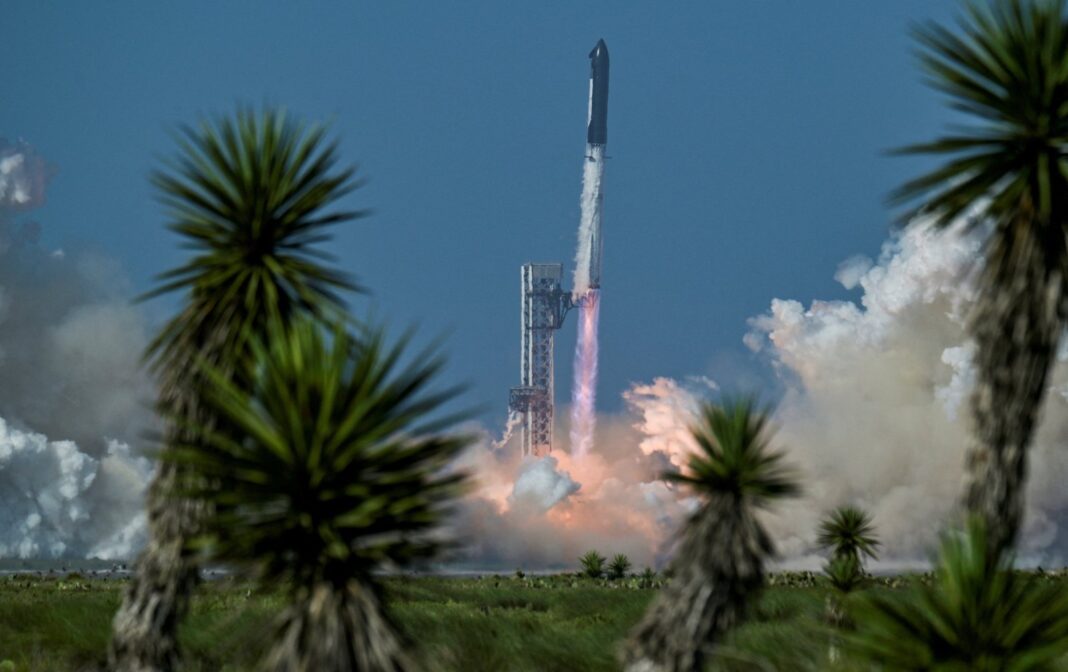 Cohete Starship de SpaceX despegando desde Texas