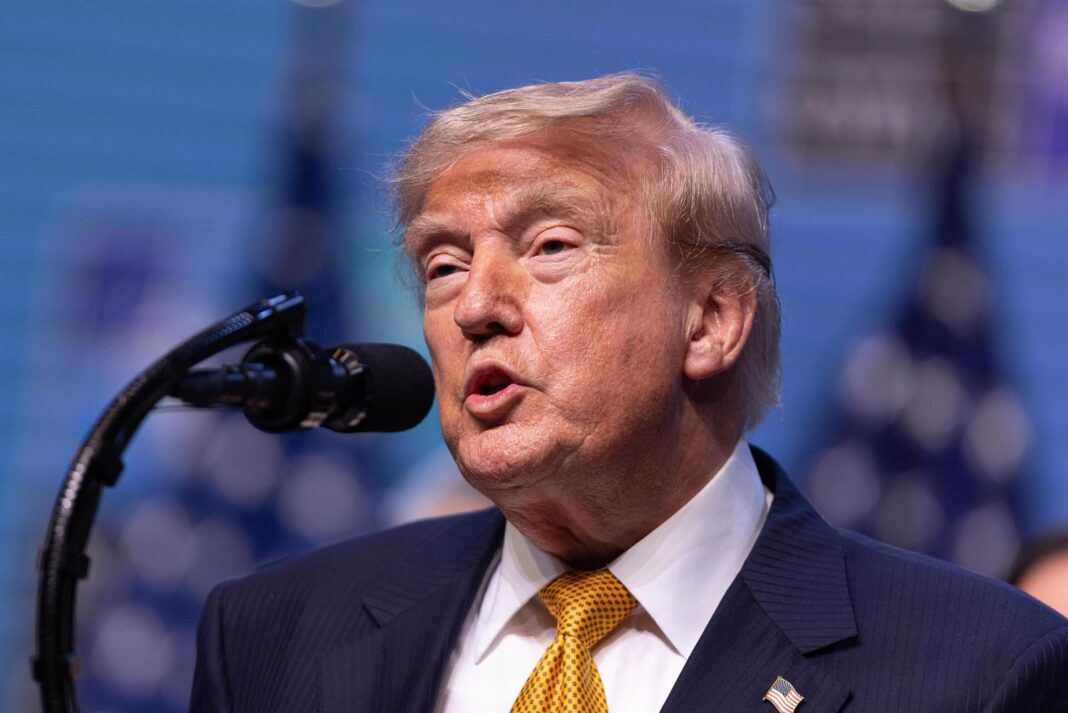 Donald Trump habla durante la cumbre de la OTAN en Ankara