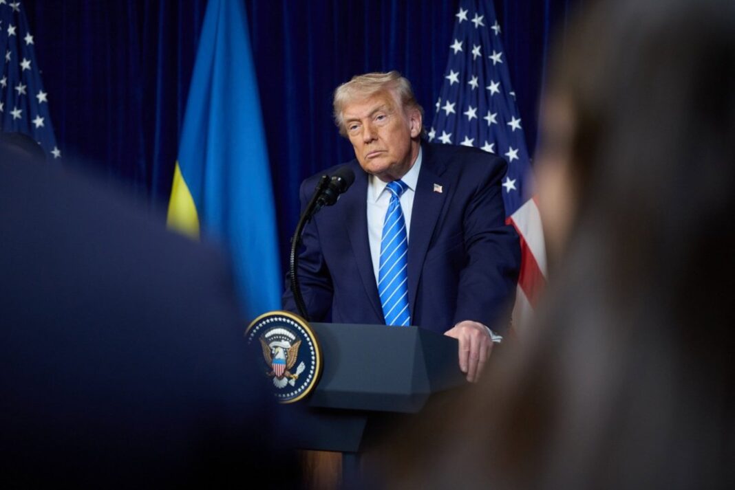 Donald Trump durante entrevista con Financial Times