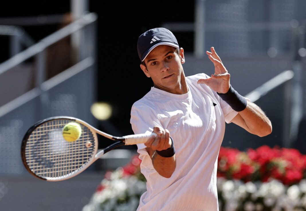 Rafael Jódar durante un partido de tenis