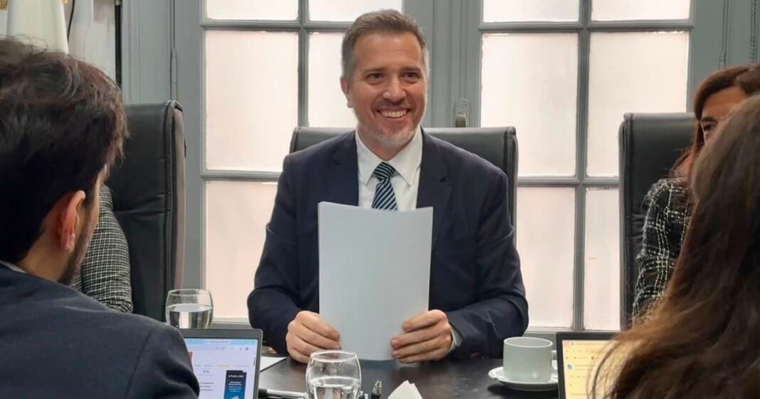 Alejandro Gentile en conferencia de prensa de la UIPBA